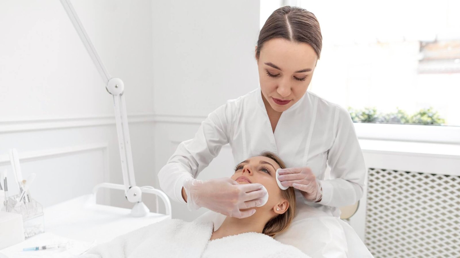 OxyFacial at One Skin Clinic by Dr. Khushboo Jha